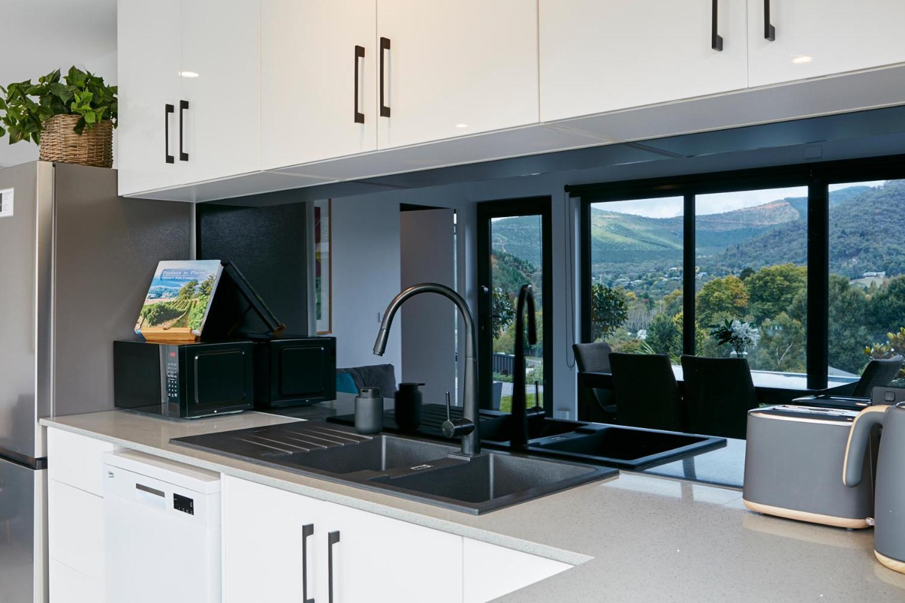 Altura Apartment Брайт Экстерьер фото